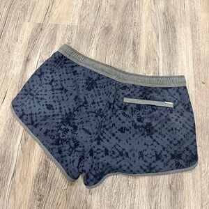 Vuori athletic shorts